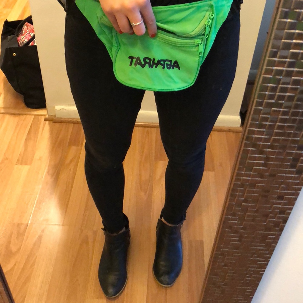 AEPHRAT (Aephi) fanny pack 💚